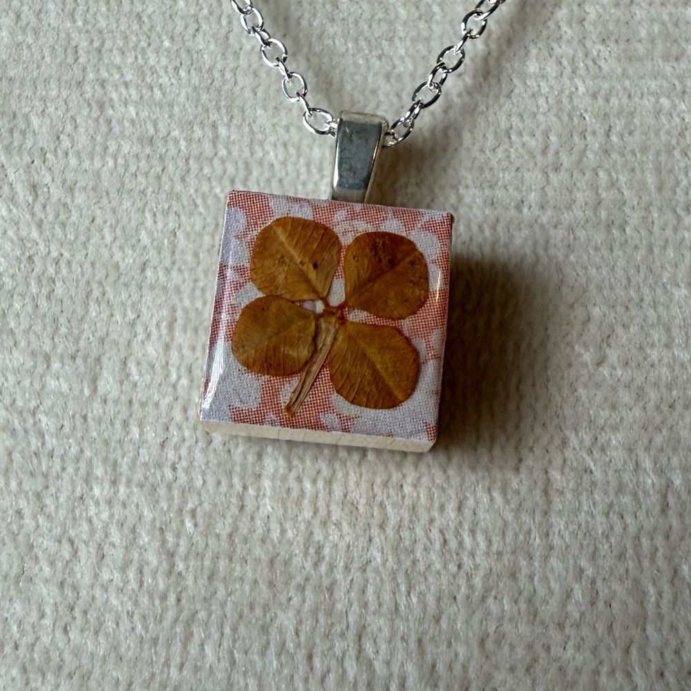 Hand-Crafted Real 4 Four Leaf Clover Mini Scrabble Pendant w/ Silver Chain #09